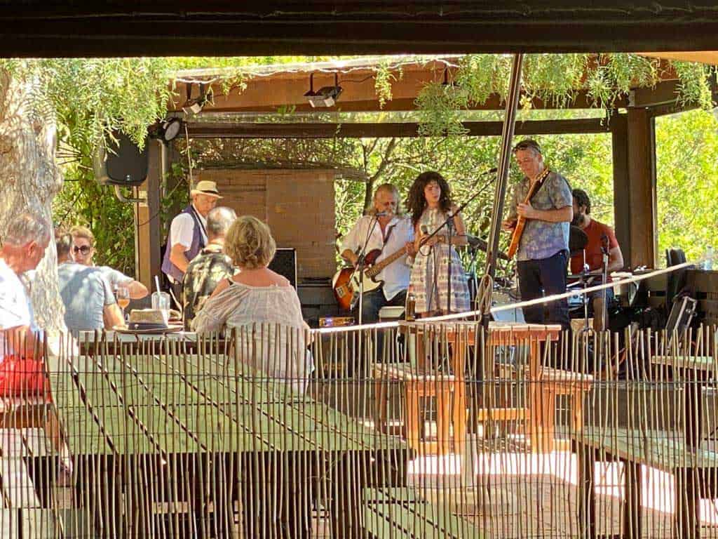 Club Nau restaurant/bar on Praia Grande beach - live music on sundays